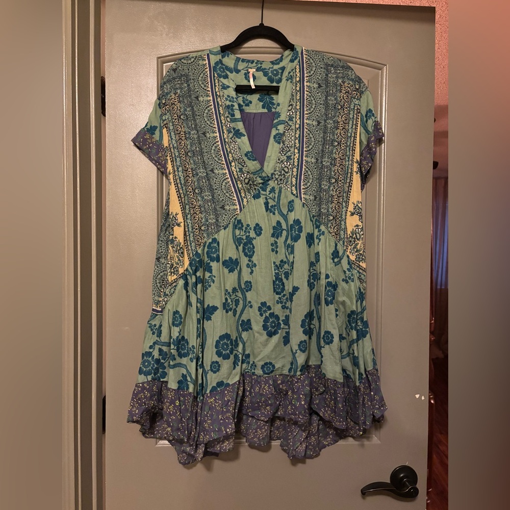 ♥️FREE PEOPLE PRINTED AGNES DRESS IN GREEN COMBO